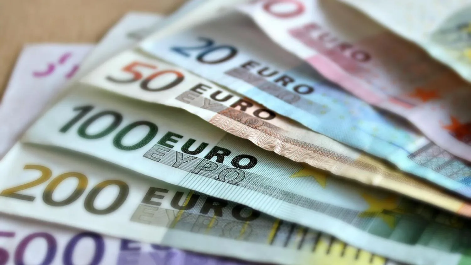 Irish Government to Increase Tax Cut-Off by €2,000