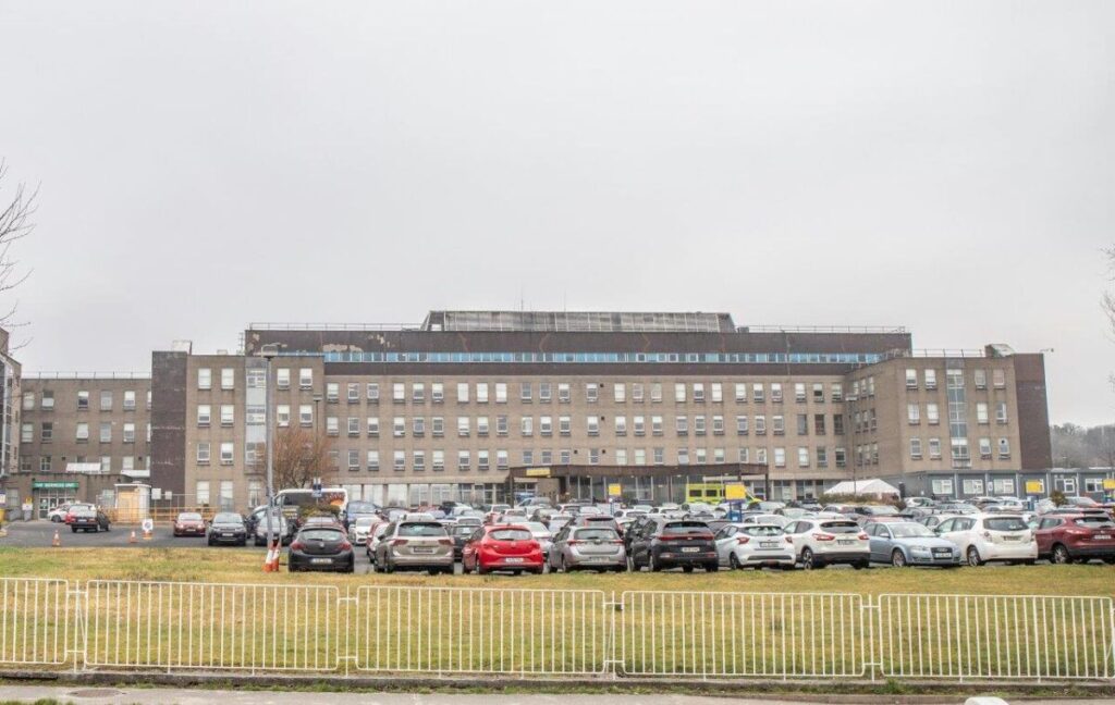 Doctors demand ‘urgent meeting’ with Minister over LUH Surgical Hub