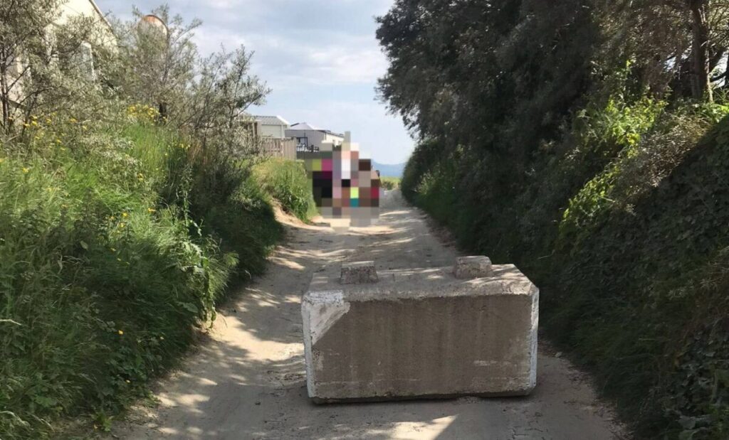 Gardai block access to Downings beach to prevent unlicensed events