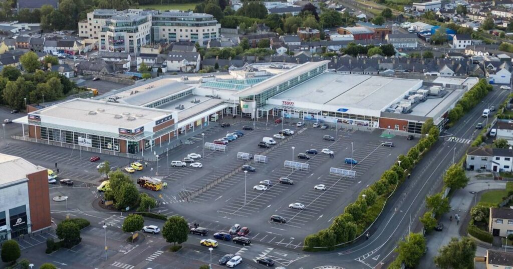 Gardaí investigate factors behind 'suicide plan' at shopping centre