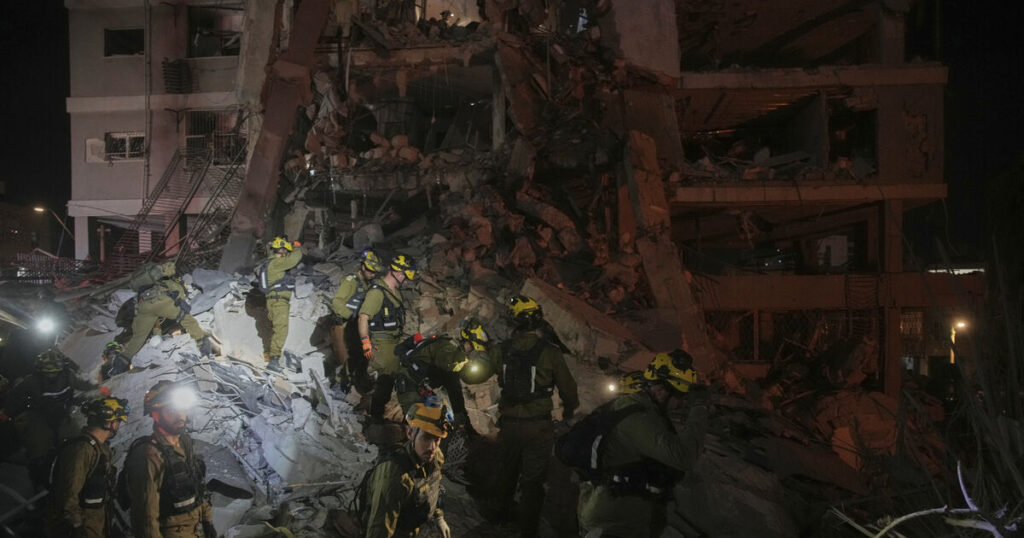 Iran fires fresh missiles amid ongoing Israeli airstrikes