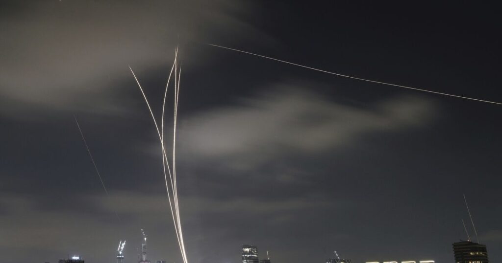 Israeli warplanes hammer Iranian capital