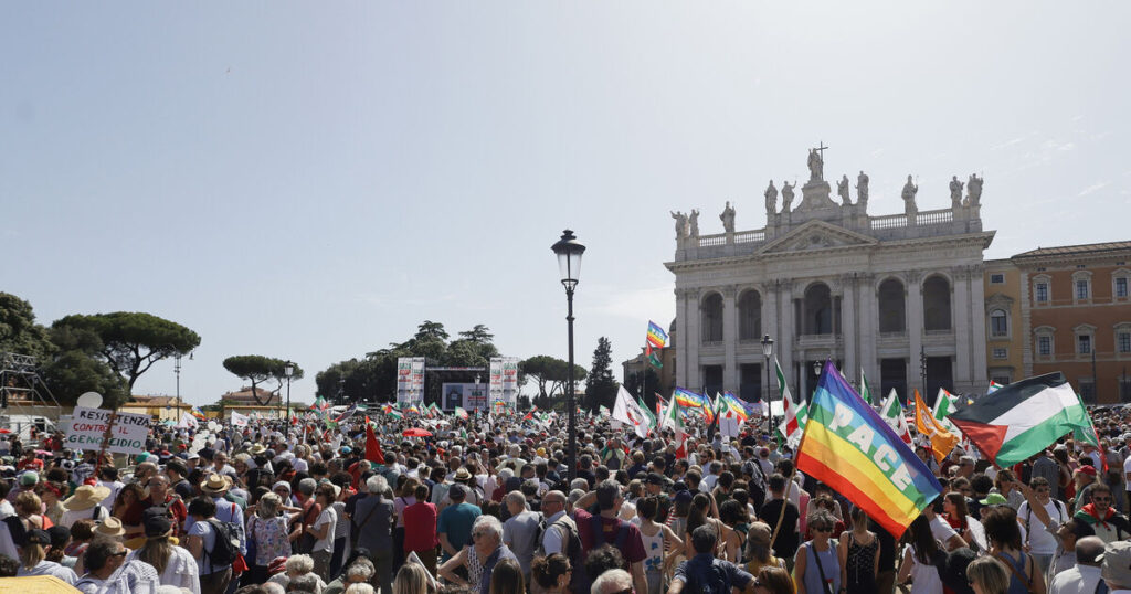 Thousands of demonstrators march through Rome to call for end to war in Gaza
