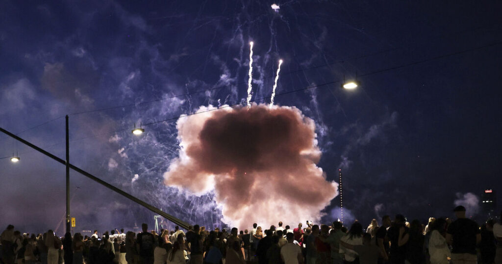 19 injured as fireworks show goes awry at fair in Germany