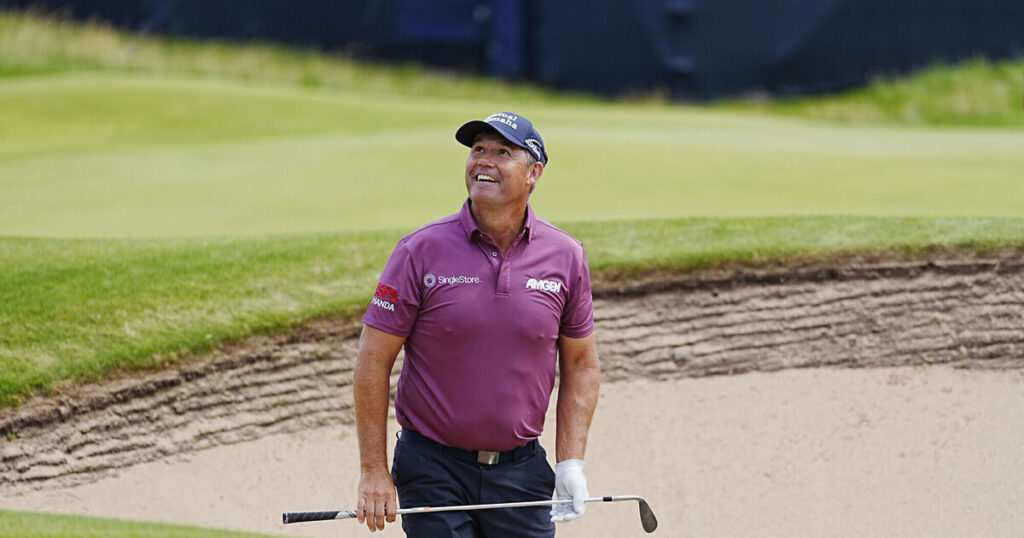 Harrington in lead at Sunningdale with elusive Open double on the line 