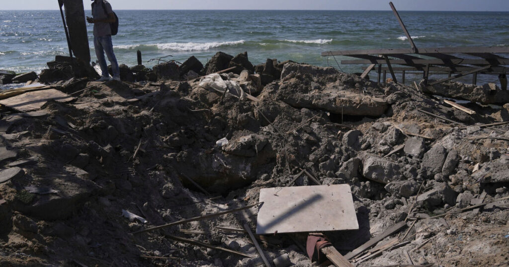 Israeli military used 500lb bomb in strike on Gaza cafe, fragments reveal