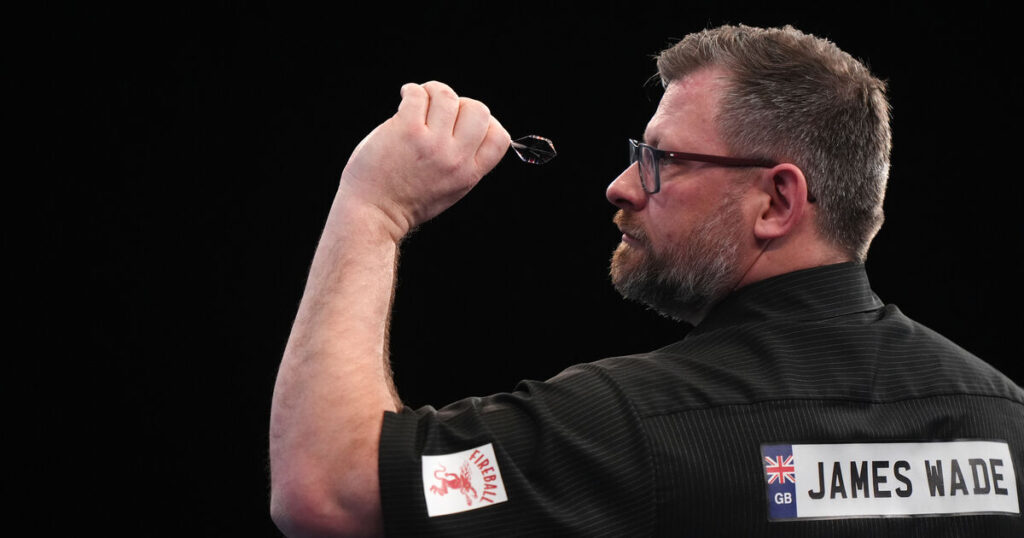 James Wade holds off Gian van Veen to reach Matchplay quarter-finals