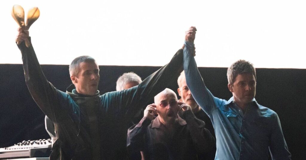 Oasis thank their fans as they close their first gig together in 16 years
