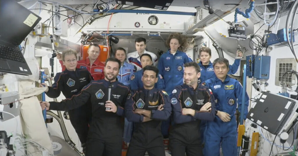 Private spaceflight ends with Pacific splashdown for astronauts