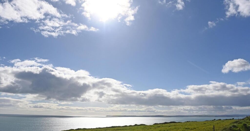 Record temperature could be hit over weekend as Met Éireann issue advice