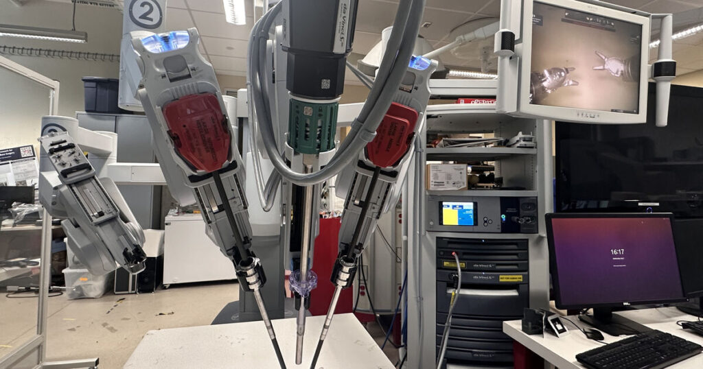 Robot performs realistic surgery ‘with 100% accuracy’