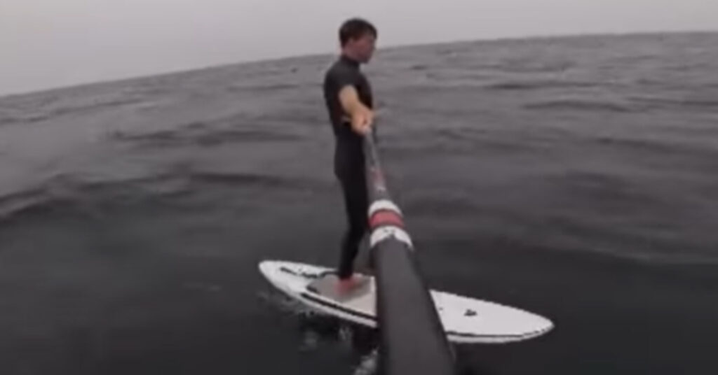 Watch: Hydrofoil rider masters the waves of Tory!