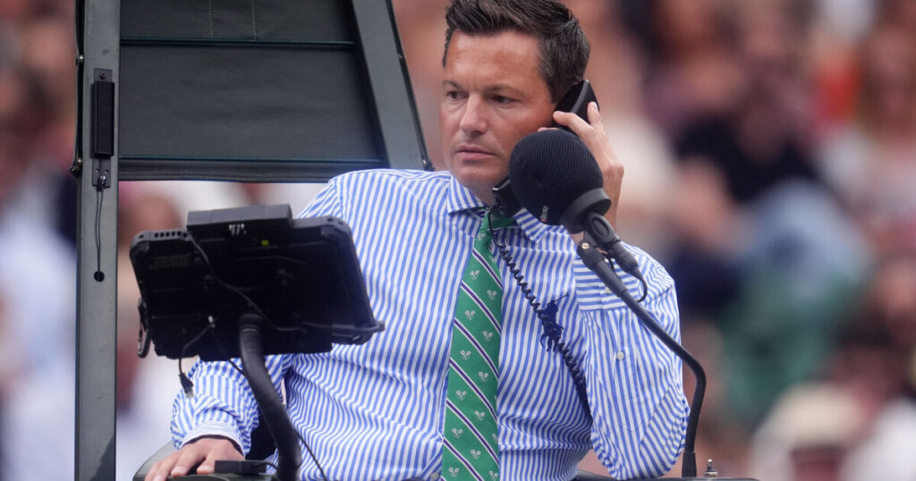 Wimbledon officials apologise after line-calling tech is turned off in error