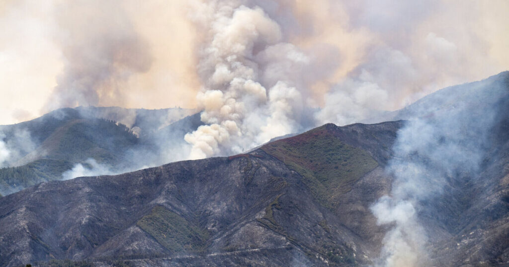 Crews struggle to contain massive California wildfire