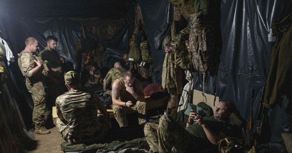 Ukrainian troops have little hope for peace as Trump deadline for Russia arrives